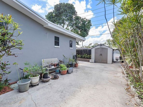 2381 SW 34th Ave, Fort Lauderdale FL 33312