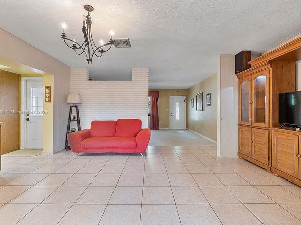 2381 SW 34th Ave, Fort Lauderdale FL 33312