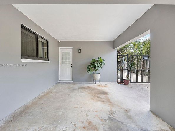 2381 SW 34th Ave, Fort Lauderdale FL 33312