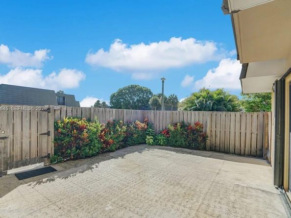 629 6th Way, West Palm Beach FL 33407