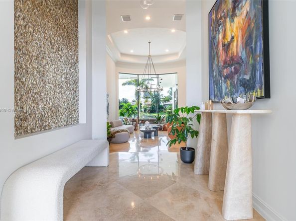 770 Leigh Palm Ave, Plantation FL 33324