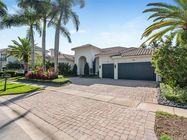 770 Leigh Palm Ave, Plantation FL 33324