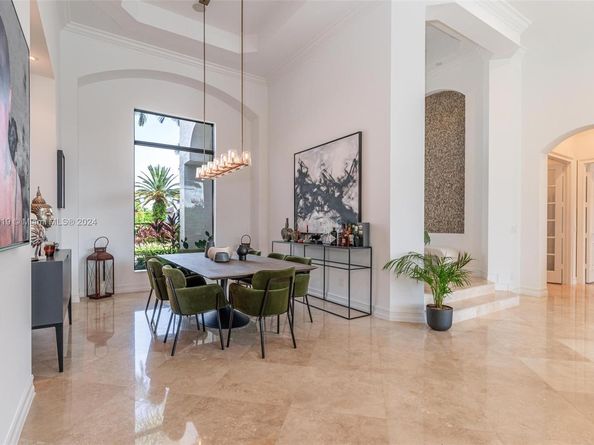770 Leigh Palm Ave, Plantation FL 33324