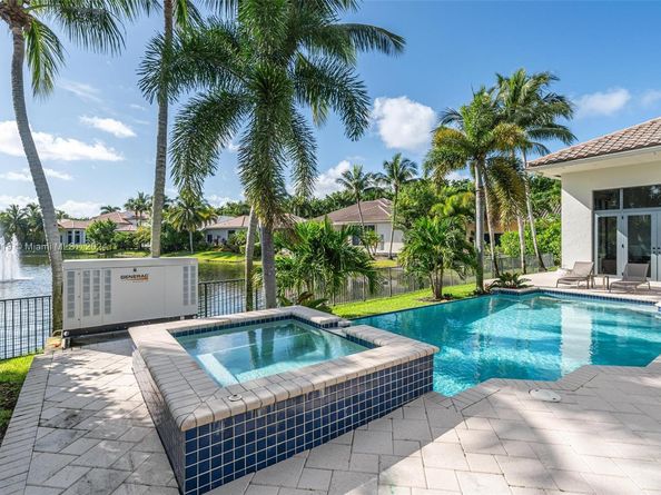 770 Leigh Palm Ave, Plantation FL 33324