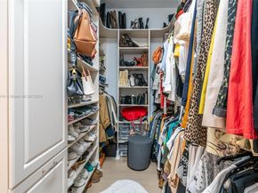 770 Leigh Palm Ave, Plantation FL 33324