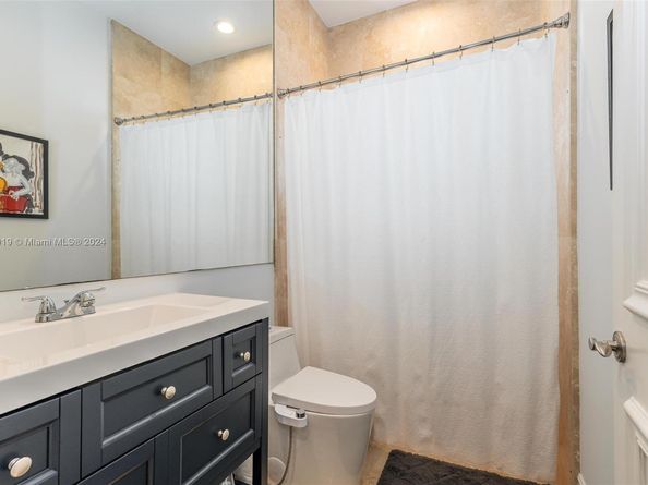 770 Leigh Palm Ave, Plantation FL 33324