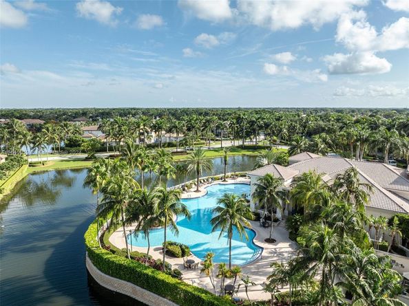 770 Leigh Palm Ave, Plantation FL 33324