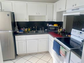 2309 Park Ln 304, Hollywood FL 33021