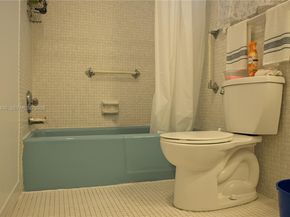 2309 Park Ln 304, Hollywood FL 33021