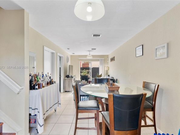 2186 NE 167th St 1111, North Miami Beach FL 33162