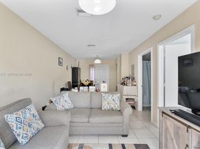 2186 NE 167th St 1111, North Miami Beach FL 33162
