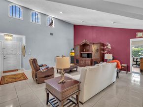 8221 Pine Dr 61, Tamarac FL 33321