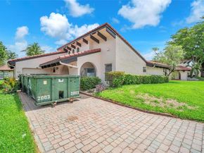 8221 Pine Dr 61, Tamarac FL 33321