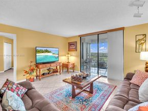 900 Saint Charles Place PH9, Pembroke Pines FL 33026