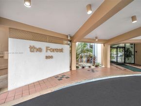 900 Saint Charles Place PH9, Pembroke Pines FL 33026