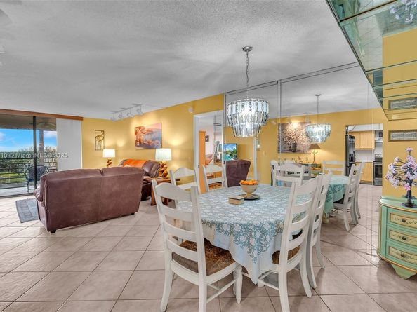 900 Saint Charles Place PH9, Pembroke Pines FL 33026