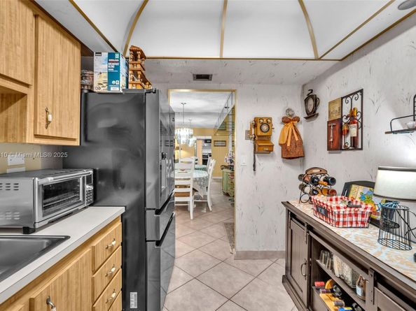 900 Saint Charles Place PH9, Pembroke Pines FL 33026