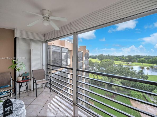 900 Saint Charles Place PH9, Pembroke Pines FL 33026