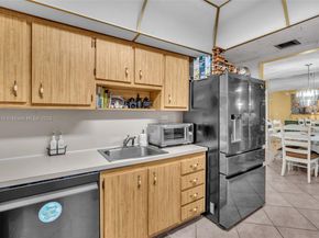 900 Saint Charles Place PH9, Pembroke Pines FL 33026