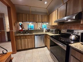 8044 NW 41st Ct, Sunrise FL 33351