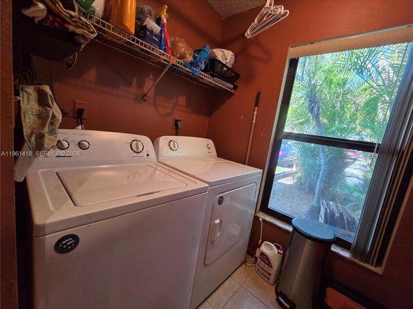 8044 NW 41st Ct, Sunrise FL 33351