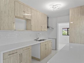 1640 NE 183 St, North Miami Beach FL 33179