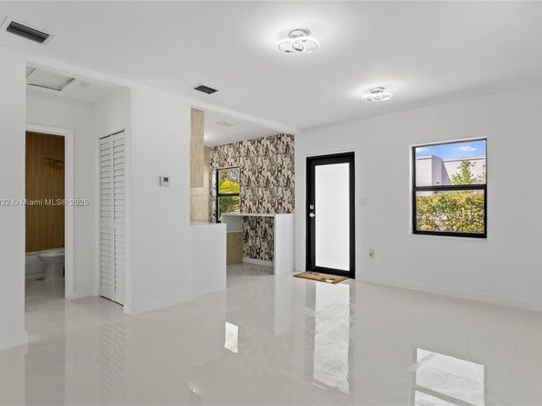 1640 NE 183 St, North Miami Beach FL 33179