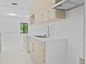 1640 NE 183 St, North Miami Beach FL 33179