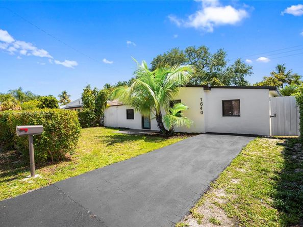 1640 NE 183 St, North Miami Beach FL 33179