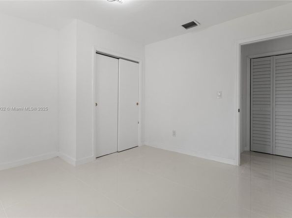 1640 NE 183 St, North Miami Beach FL 33179