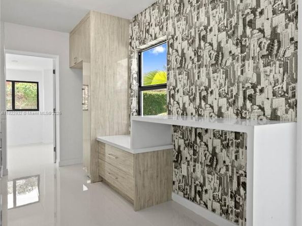 1640 NE 183 St, North Miami Beach FL 33179