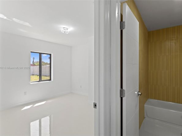 1640 NE 183 St, North Miami Beach FL 33179
