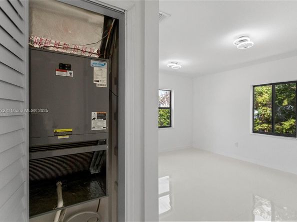 1640 NE 183 St, North Miami Beach FL 33179