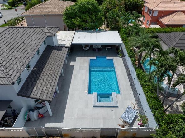 15565 SW 114th St, Miami FL 33196
