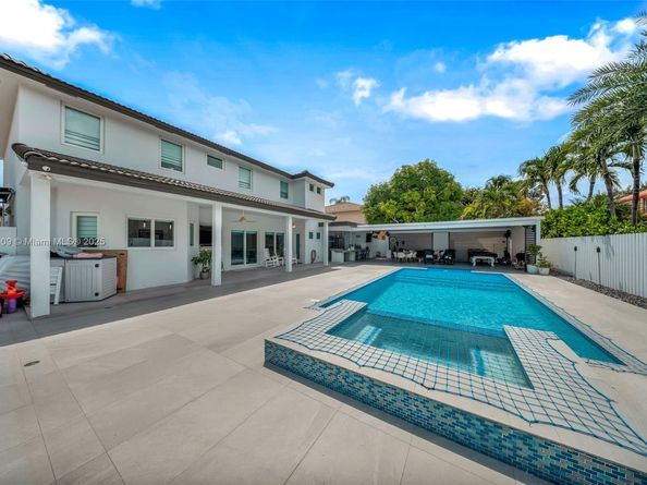 15565 SW 114th St, Miami FL 33196