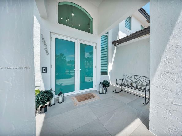 15565 SW 114th St, Miami FL 33196
