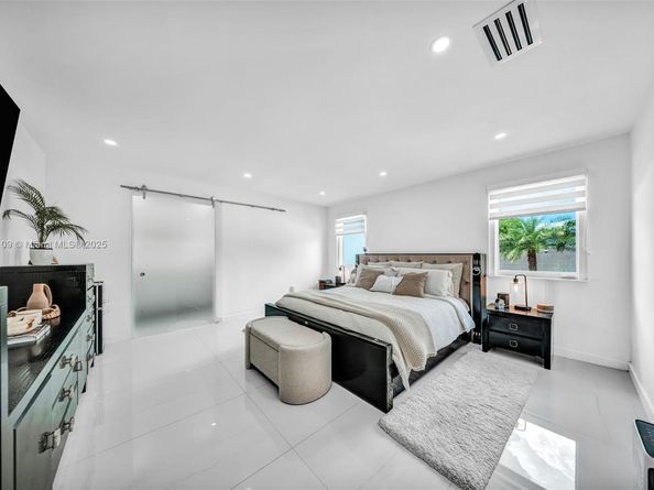 15565 SW 114th St, Miami FL 33196