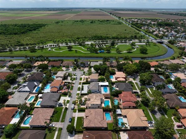15565 SW 114th St, Miami FL 33196