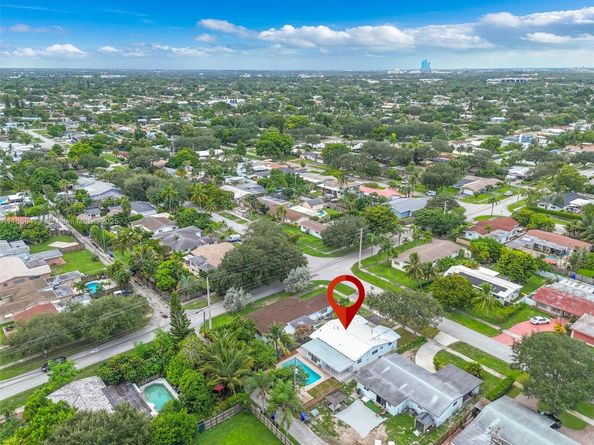 3920 Hayes St, Hollywood FL 33021