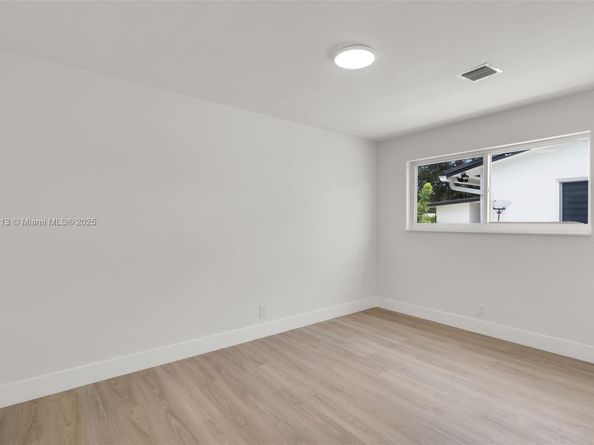 3920 Hayes St, Hollywood FL 33021