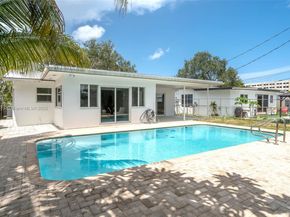 3920 Hayes St, Hollywood FL 33021