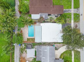 3920 Hayes St, Hollywood FL 33021