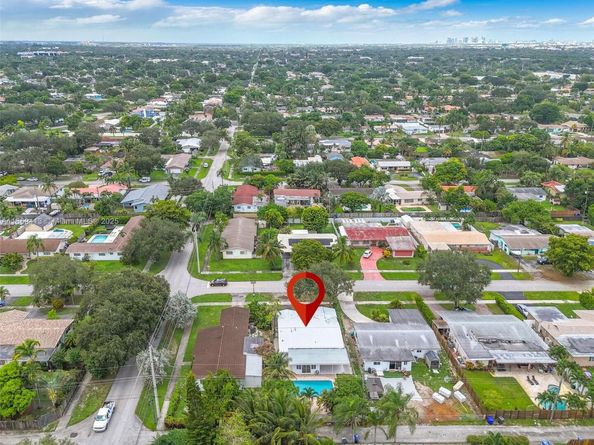 3920 Hayes St, Hollywood FL 33021