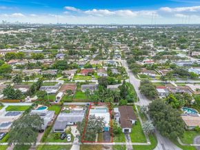 3920 Hayes St, Hollywood FL 33021