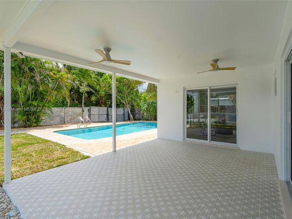 3920 Hayes St, Hollywood FL 33021