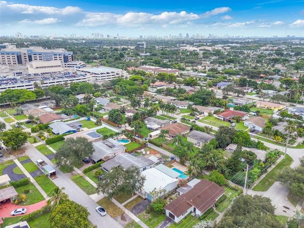3920 Hayes St, Hollywood FL 33021