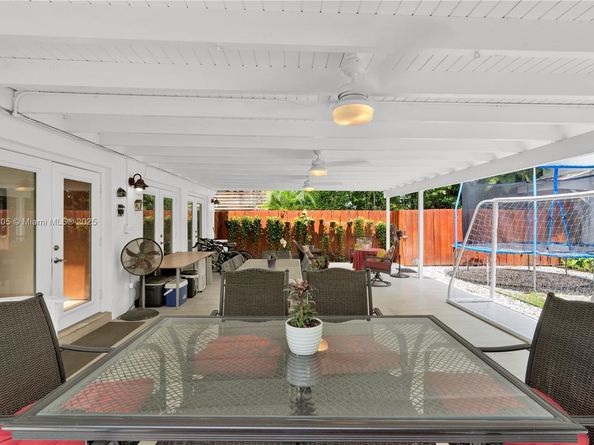 3730 Kumquat Ave, Miami FL 33133