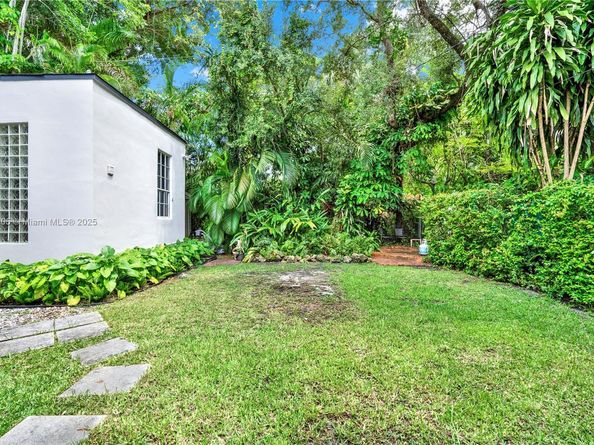 3730 Kumquat Ave, Miami FL 33133