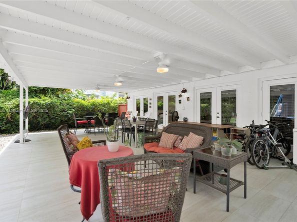 3730 Kumquat Ave, Miami FL 33133