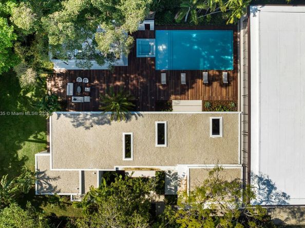 4040 Kiaora St, Miami FL 33133